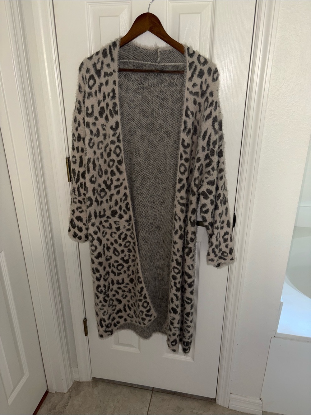 ComfyLuxe Animal Print Soft Fuzzy Duster Cream/Gray/Black